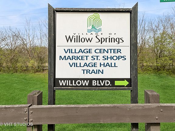2nd image of 8733 Willow Blvd APT 4A