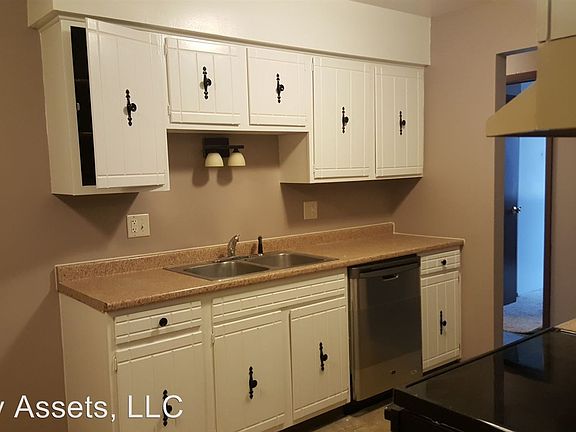 3rd image of 2905 Park Terrace Dr #_10