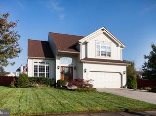 811 Dawn Ln, Williamstown, NJ 08094