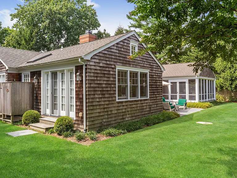 21 Hedges Ln — Photo 13