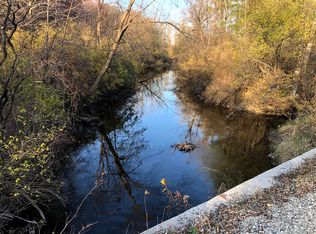 4020 Hubertus Rd, Hubertus, WI 53033