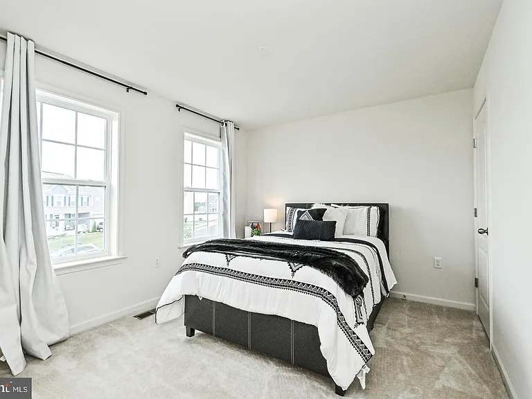 106 Alliance Ct — Photo 8