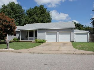 6200 W York Ct, Wichita, KS 67215