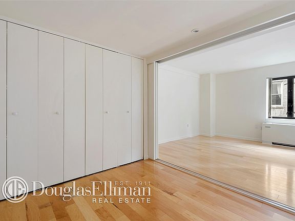 4th image of 135-145 W 70th St #6A