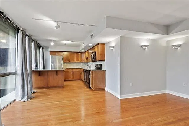 600 E Admiral Blvd #304