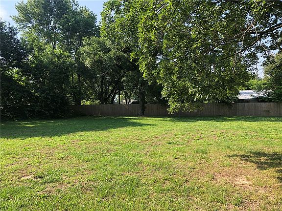 3rd image of 403 & 405 Detroit St NE #2a & 3a