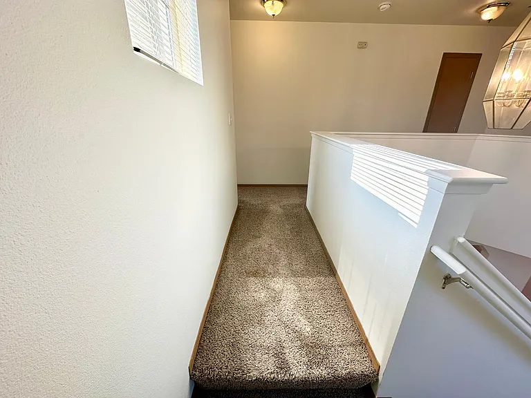 2103 N Yellowstone St — Photo 24
