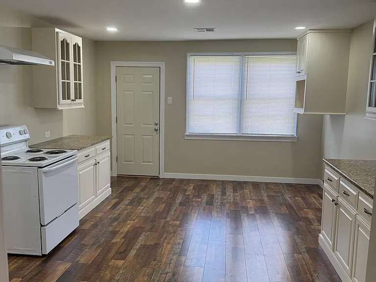 1700 Ridgefield Ave #F — Photo 16