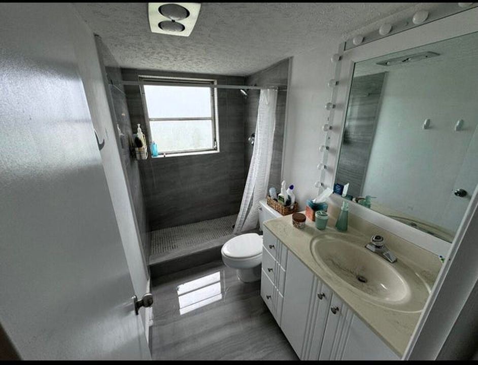 3090 N Course Dr APT 601, photo 7
