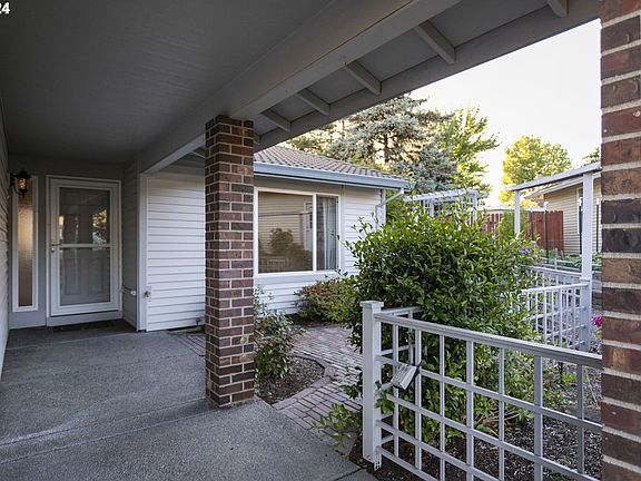 4th image of 15307 SE 35th St