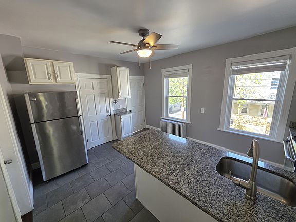4th image of 61-65 Magnolia St #61