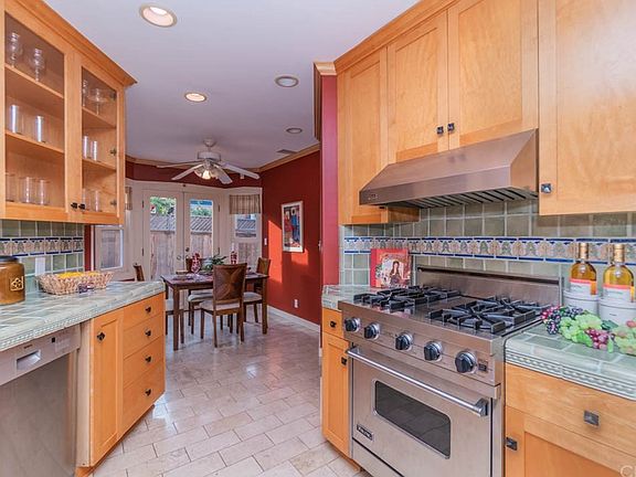 4th image of 319 Eliot Ln