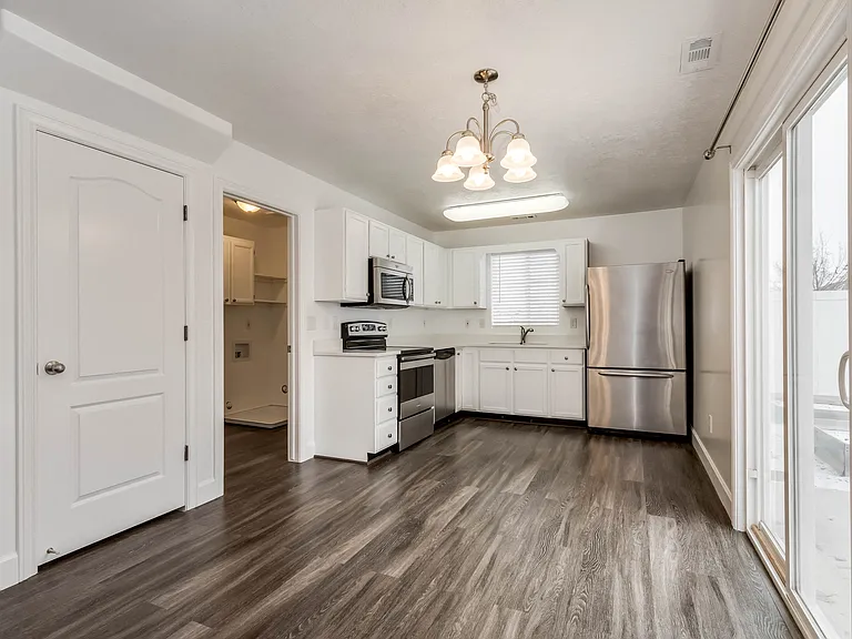 33 N Cameron St — Photo 5