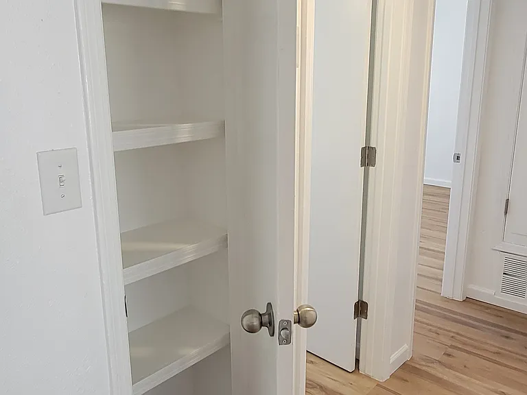2524 Chelwood Park Blvd NE #C — Photo 24