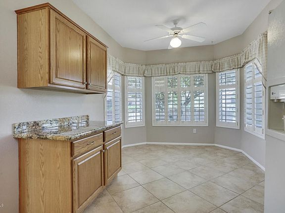 5th image of 17949 N Somerset Dr