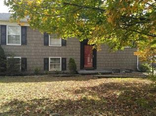 303 Hemlock Rd, Bristol, TN 37620