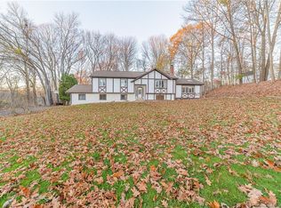 17 Pond Crest Rd, Danbury, CT 06811