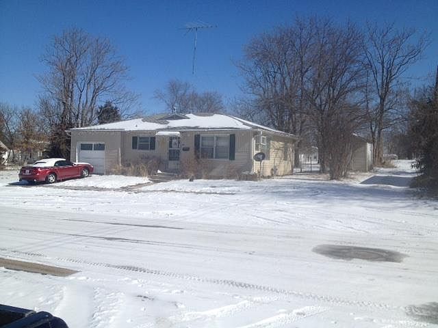 2nd image of 304 W Jackson St
