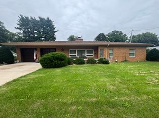 110 N West St, Cambridge, IL 61238