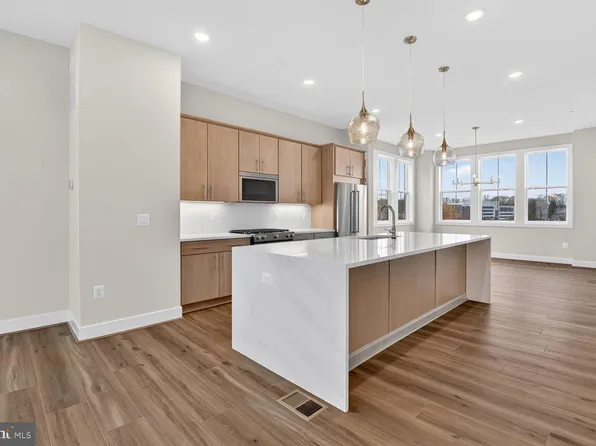 6229 Crosswind Dr, North Bethesda, MD 20852