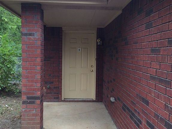 2nd image of 1407 NW Dearborn Ave APT B