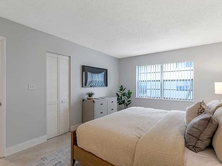Amberstone Apartments — Photo 17