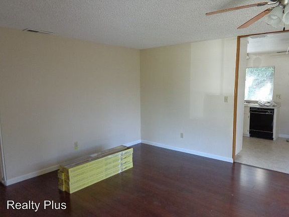 4th image of 6040 Seyferth Way