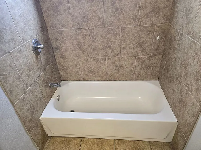 3904 Nixson Dr — Photo 12