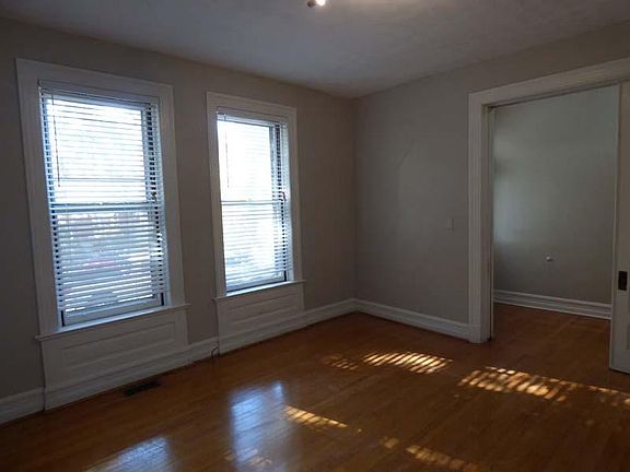 5th image of 3513 Halliday Ave