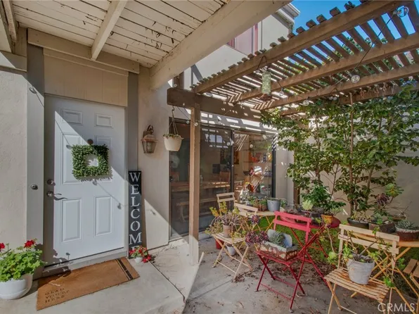 19681 Stern Ln, Huntington Beach, CA 92648