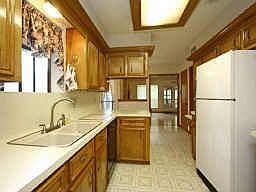5th image of 3511 Cave Springs Dr