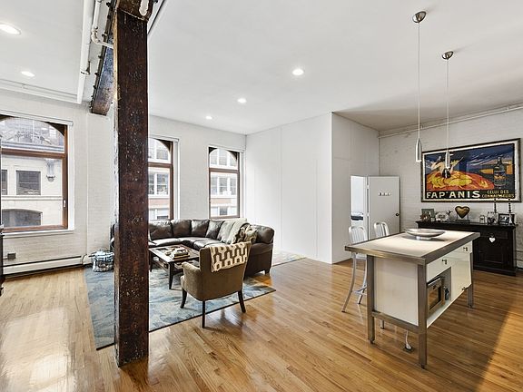 4th image of 124 W 24th St