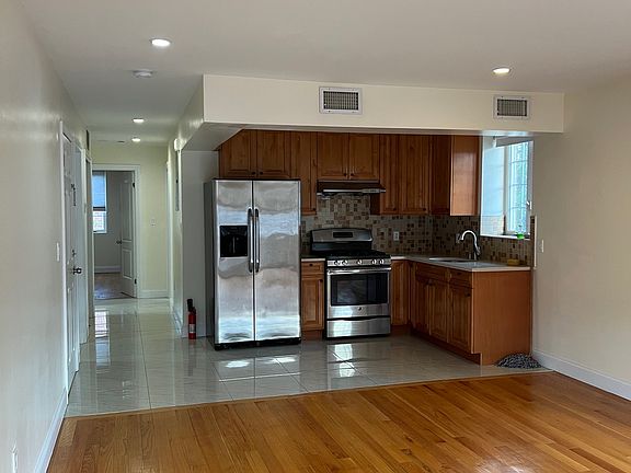 2nd image of 329 Soundview Ln Floor 3