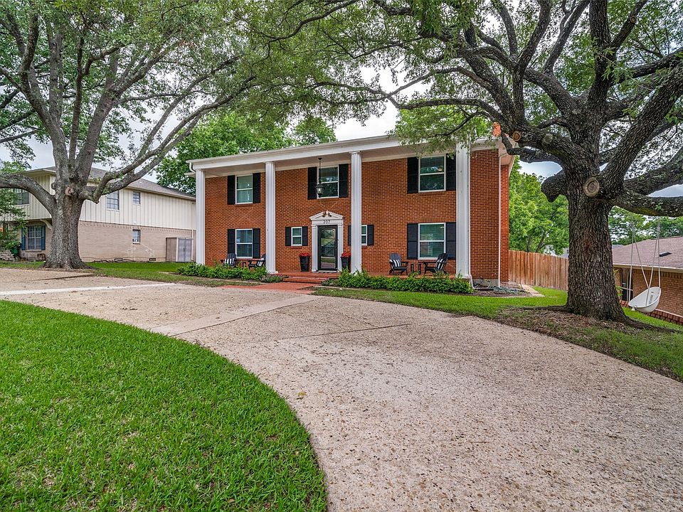1st image of 207 Rockbrook Dr