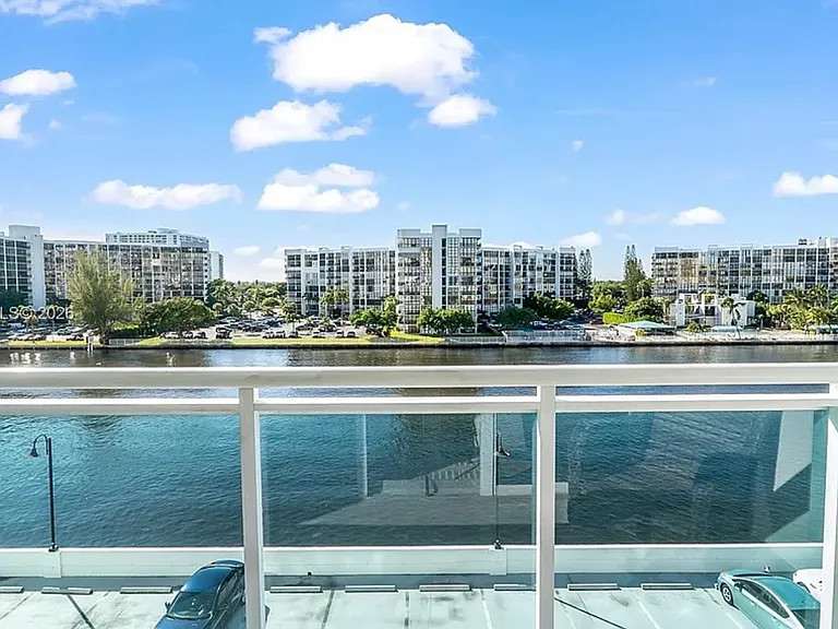 3000 S Ocean Dr #420 — Photo 4