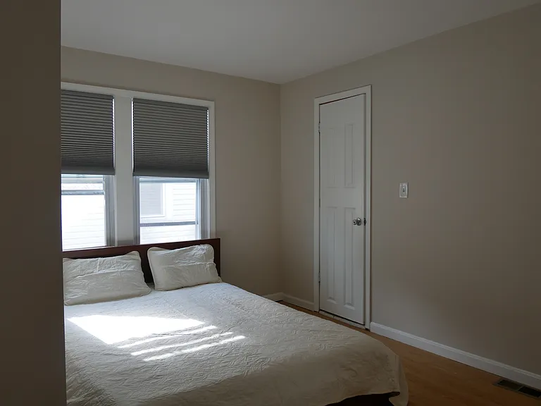 325 Amon Ter — Photo 3