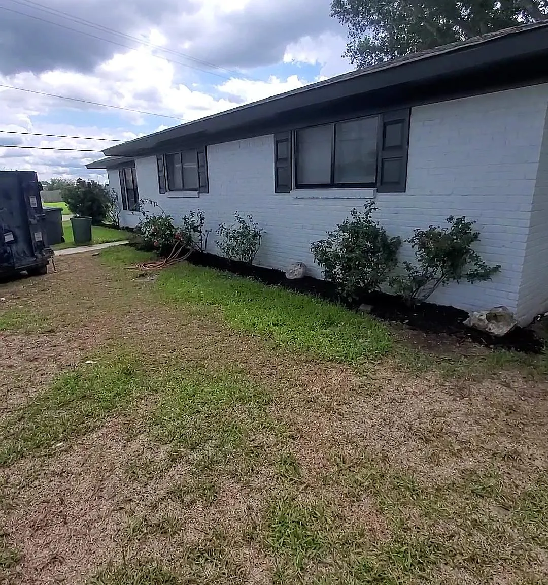 101 Lindsey Ave — Photo 1