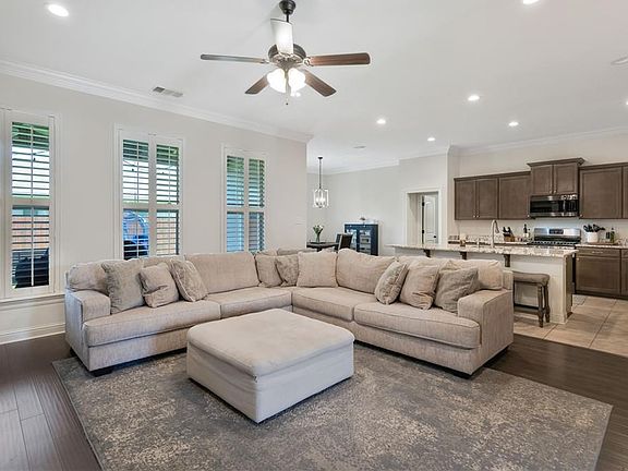 5th image of 20317 Thornwood Dr