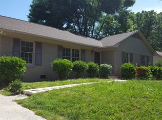 2140 Knickerbocker Dr, Charlotte, NC 28212