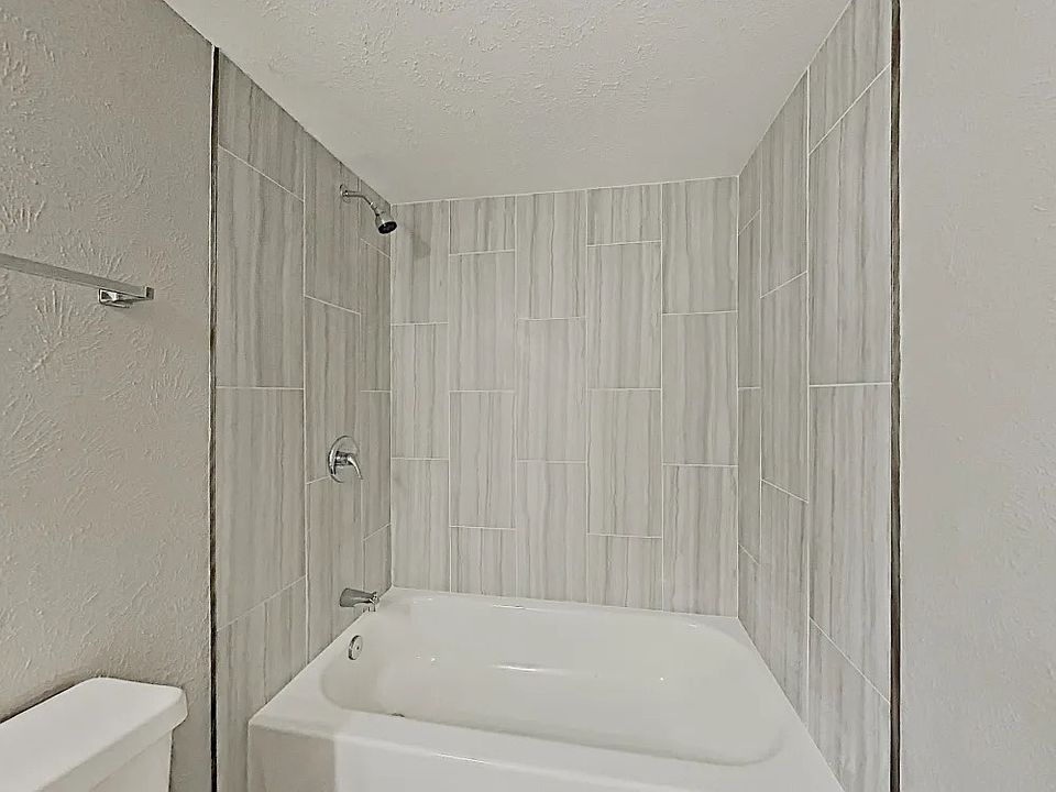 1st image of 10210 Deer Hollow Dr