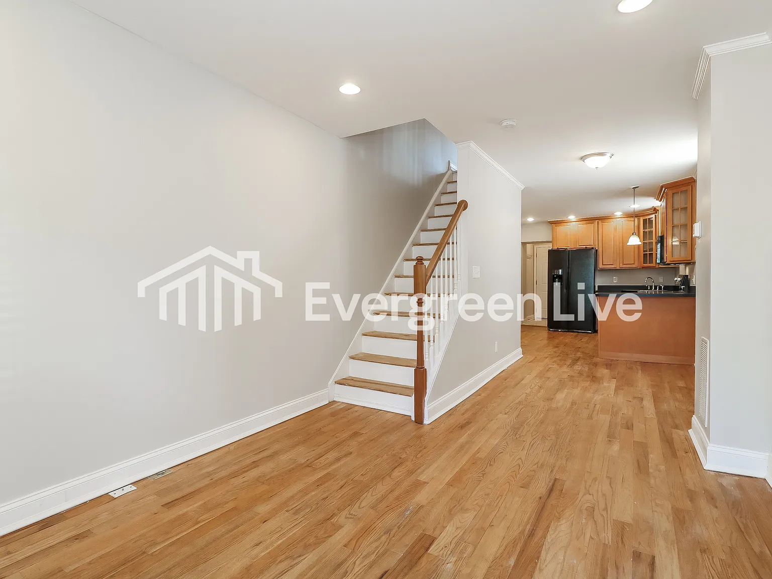 2 bed, 1.5 bath, 1032 sqft, $2,045 — Photo 2