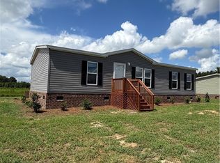 888 Roberta Rd, Fairmont, NC 28340