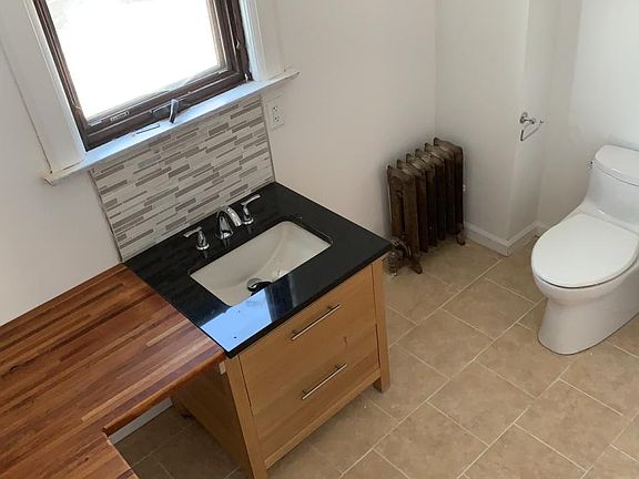 3rd image of 2501 N Washington Ave #1