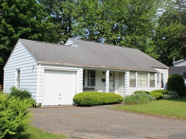7 Hillside Ave, South Hadley, MA 01075