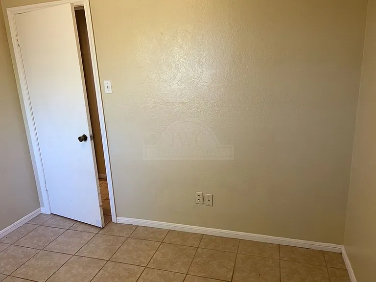 105 Jason Dr — Photo 17