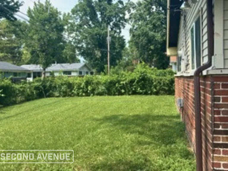 9709 Duke Dr — Photo 4