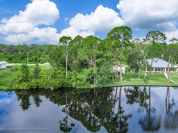 4th image of 1024 Lake Carrie Dr