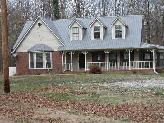 2nd image of 165 Winterberry Cir