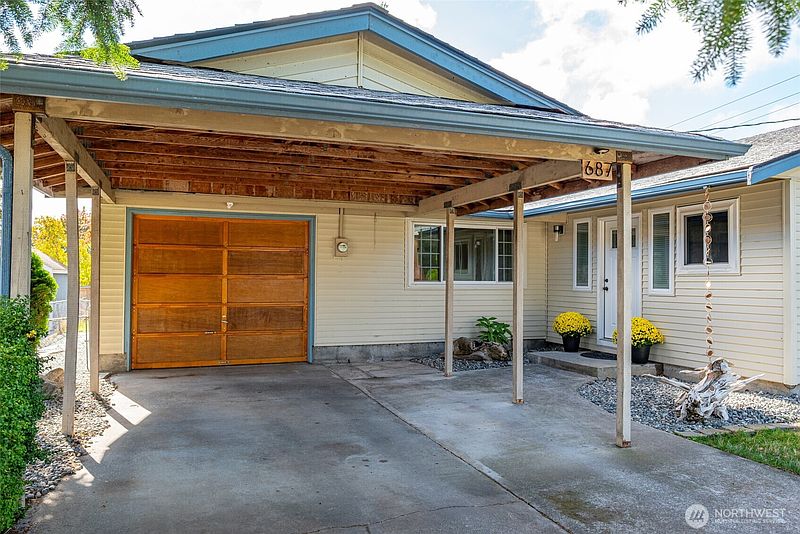 2nd image of 687 SW 3rd Avenue