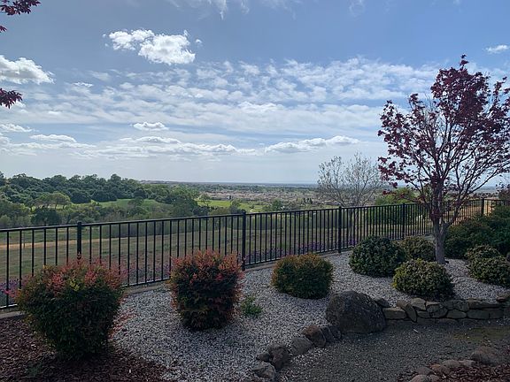 2nd image of 2729 Black Hawk Ln